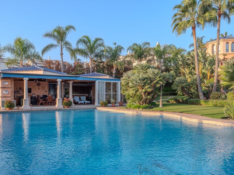 Villa for Sale in Nueva Andalucía, Malaga 35