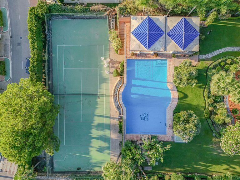 Villa for Sale in Nueva Andalucía, Malaga 36