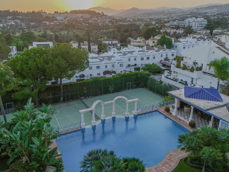 Villa for Sale in Nueva Andalucía, Malaga 4