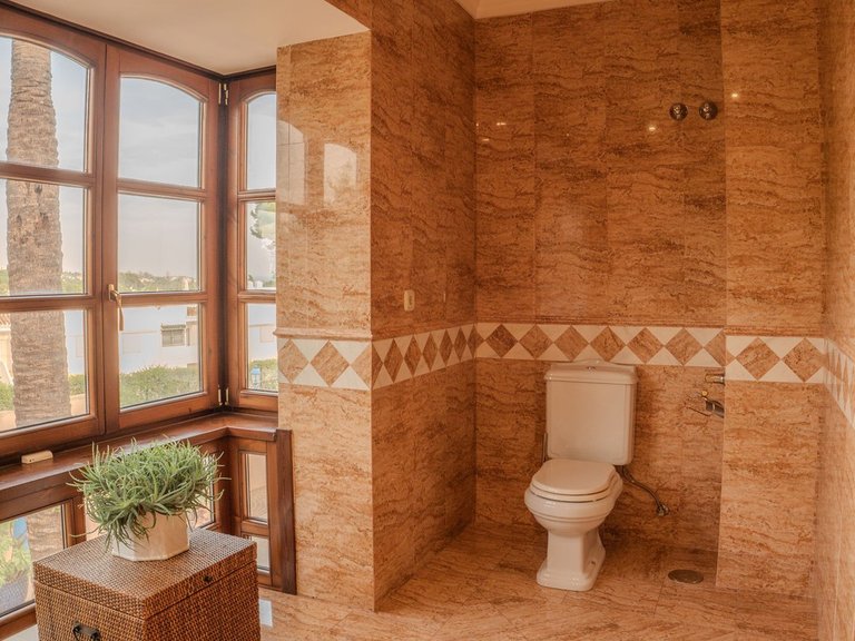 Villa for Sale in Nueva Andalucía, Malaga 46