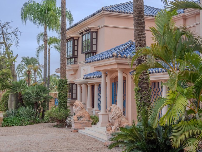 Villa for Sale in Nueva Andalucía, Malaga 62