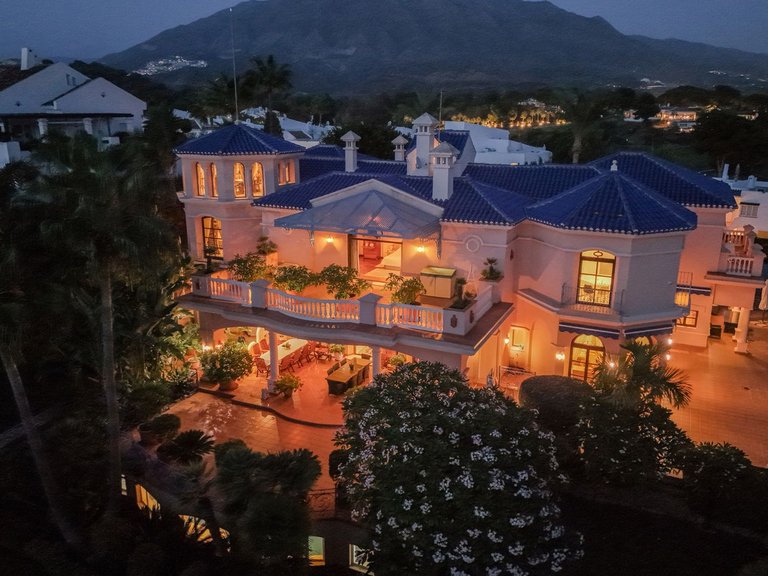 Villa for Sale in Nueva Andalucía, Malaga 68