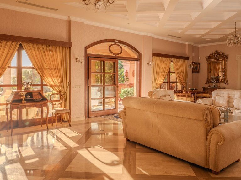 Villa for Sale in Nueva Andalucía, Malaga 8