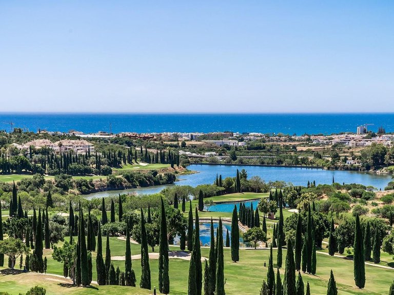 Apartment for Sale in Los Flamingos, Malaga 1