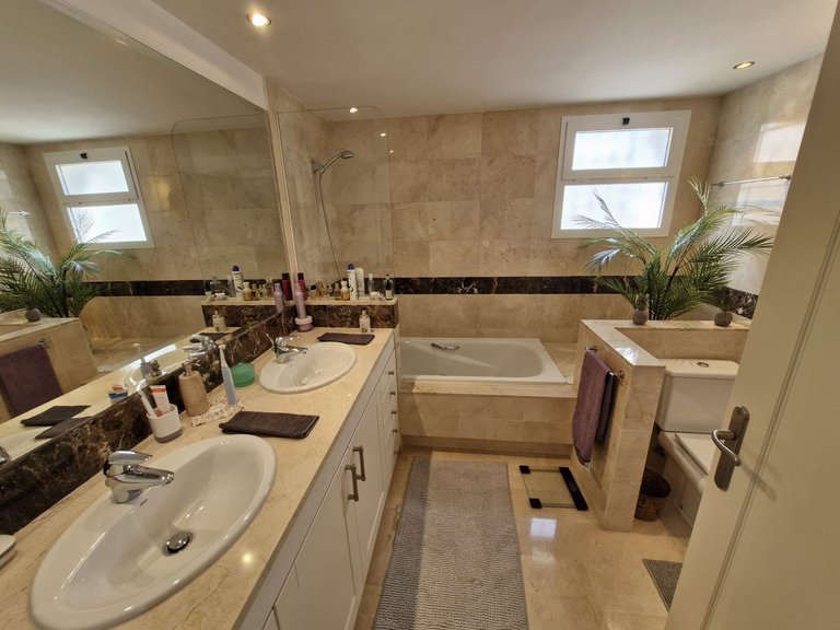 Apartment for Sale in Calahonda, Malaga 13