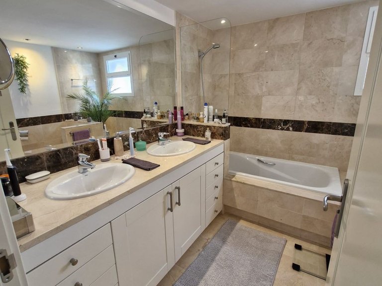 Apartment for Sale in Calahonda, Malaga 14