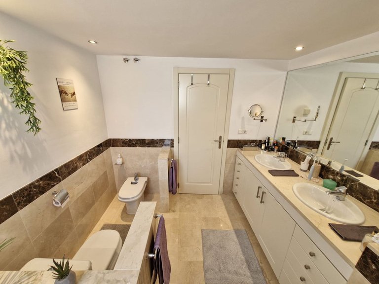Apartment for Sale in Calahonda, Malaga 15