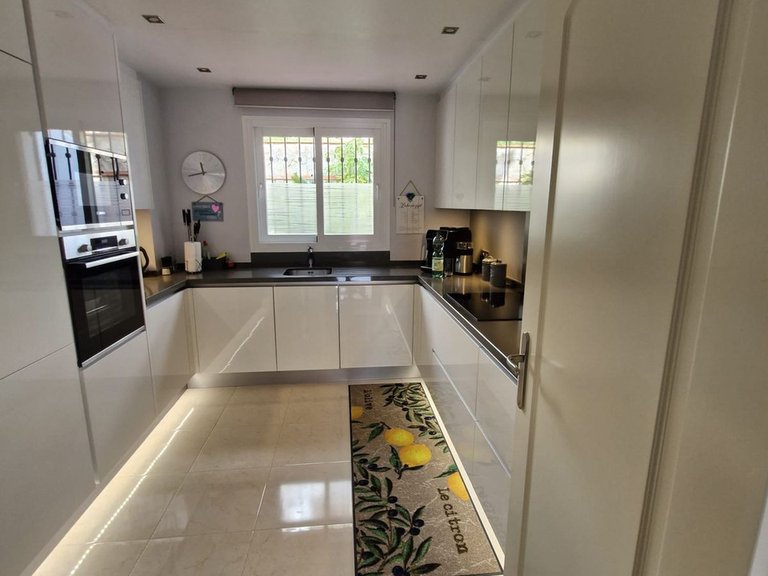 Apartment for Sale in Calahonda, Malaga 18