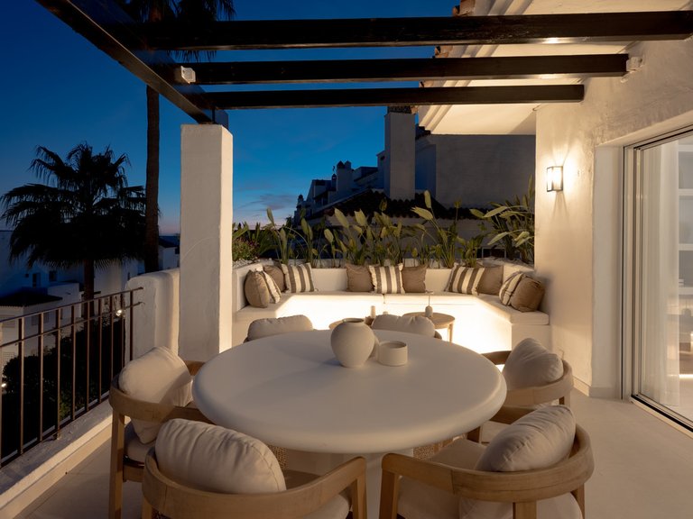 Apartment for Sale in Nueva Andalucía, Malaga 12
