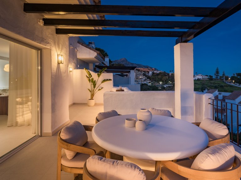 Apartment for Sale in Nueva Andalucía, Malaga 5