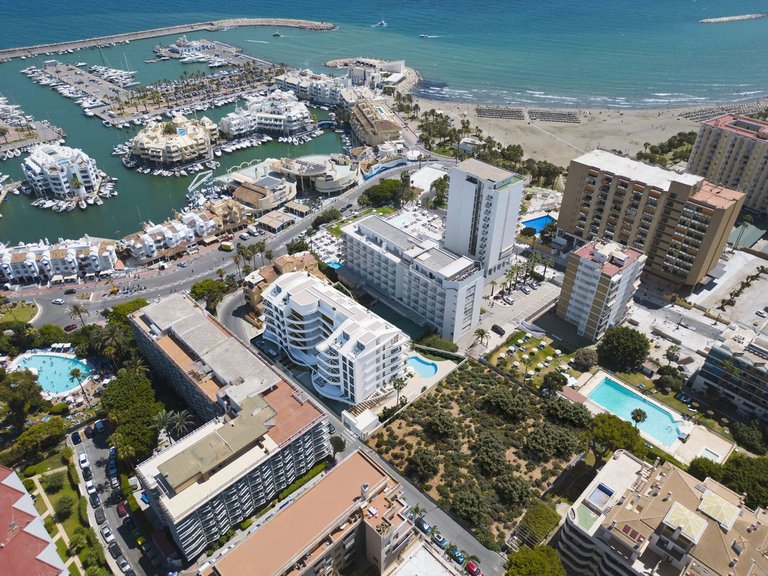 Penthouse for Sale in Benalmadena Costa, Malaga 10