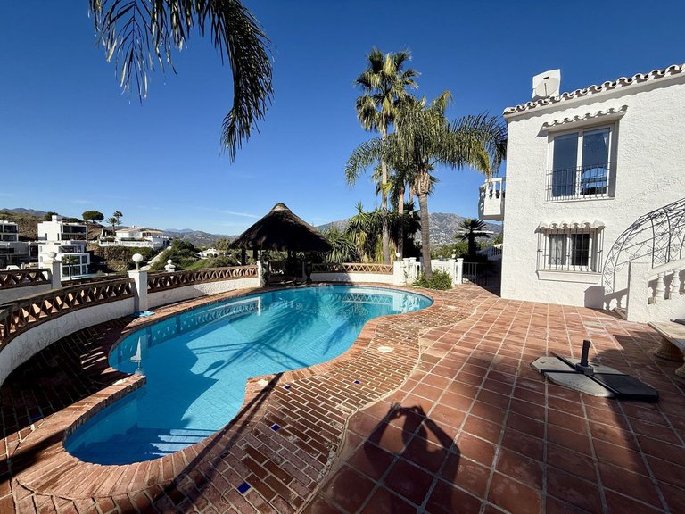 Villa for Sale in Cerros Del Aguila, Malaga 1
