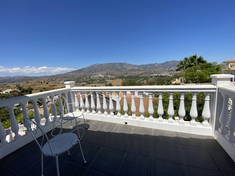 Villa for Sale in Cerros Del Aguila, Malaga 23