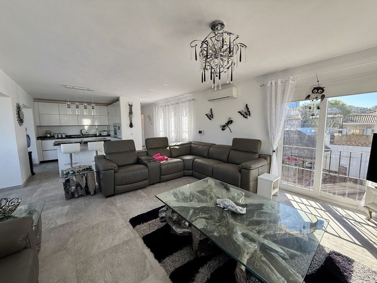 Villa for Sale in Cerros Del Aguila, Malaga 4