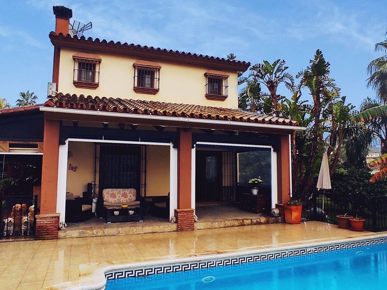 Villa for Sale in Alhaurín El Grande, Malaga 1