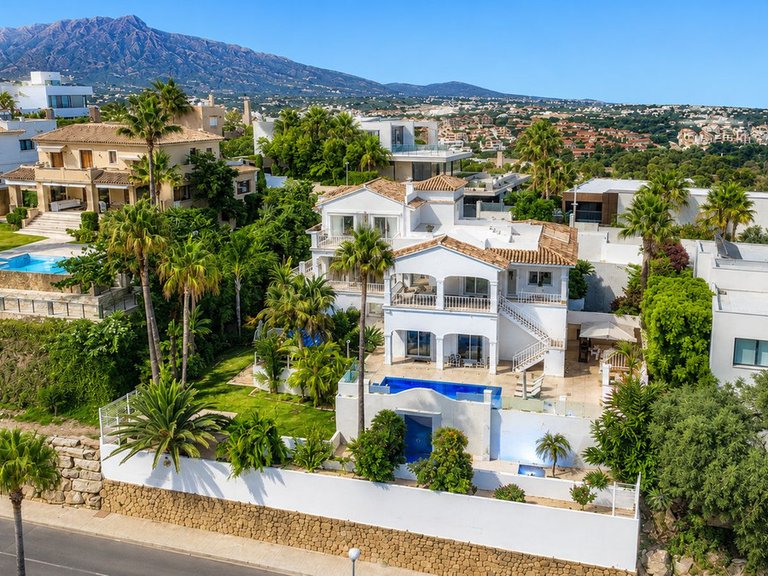 Villa for Sale in Benahavís, Malaga 2