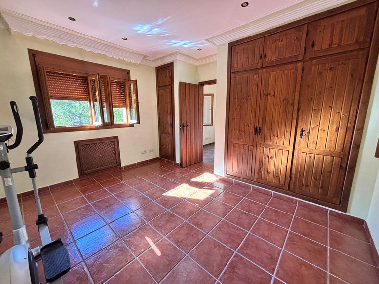 Villa for Sale in Estepona, Malaga 12