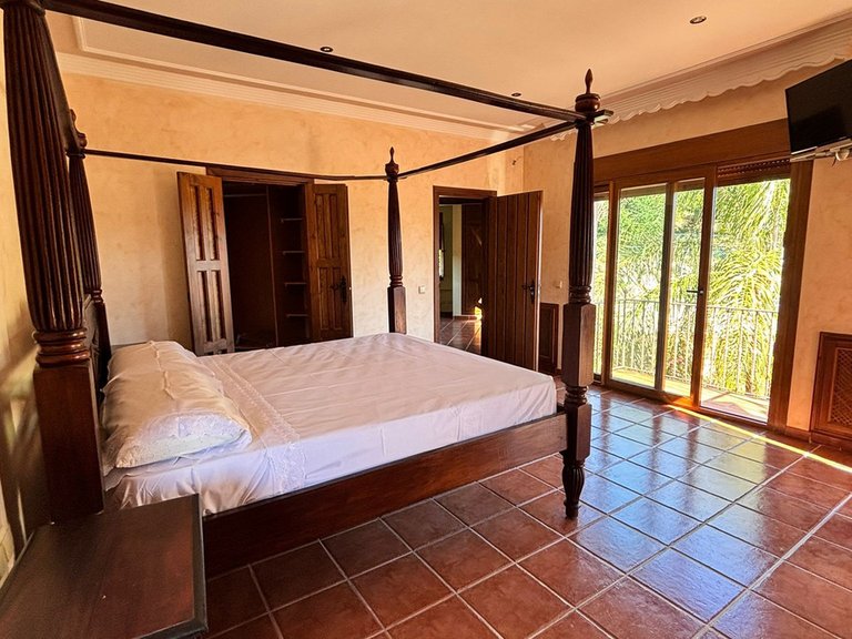 Villa for Sale in Estepona, Malaga 17