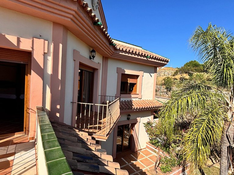 Villa for Sale in Estepona, Malaga 19