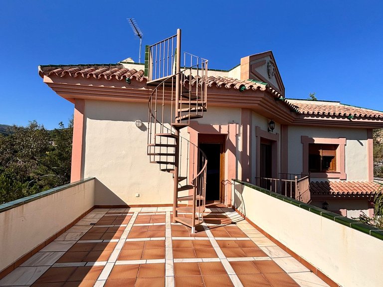 Villa for Sale in Estepona, Malaga 20