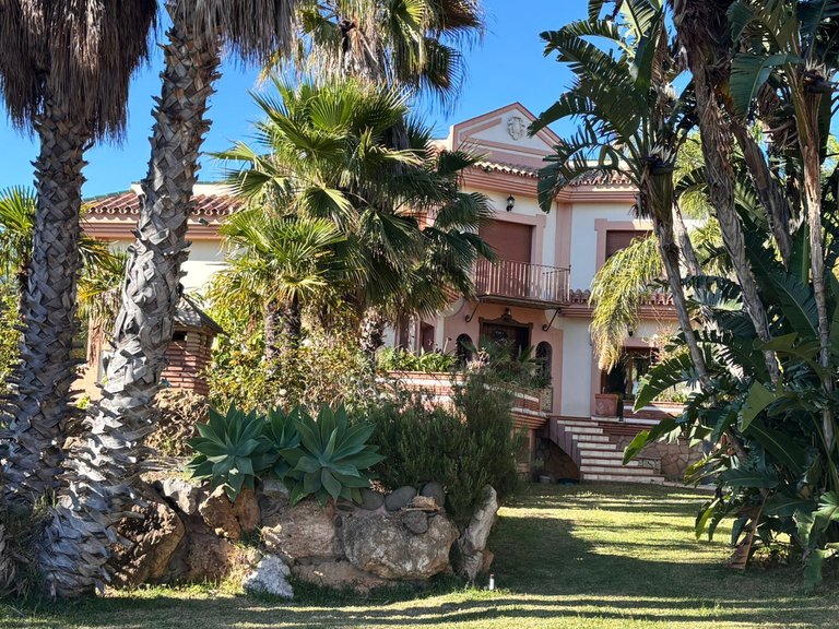 Villa for Sale in Estepona, Malaga 3
