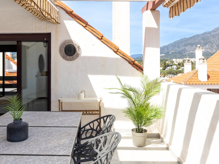 Apartment for Sale in Nueva Andalucía, Malaga 19