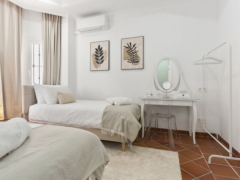 Villa for Sale in Las Chapas, Malaga 18