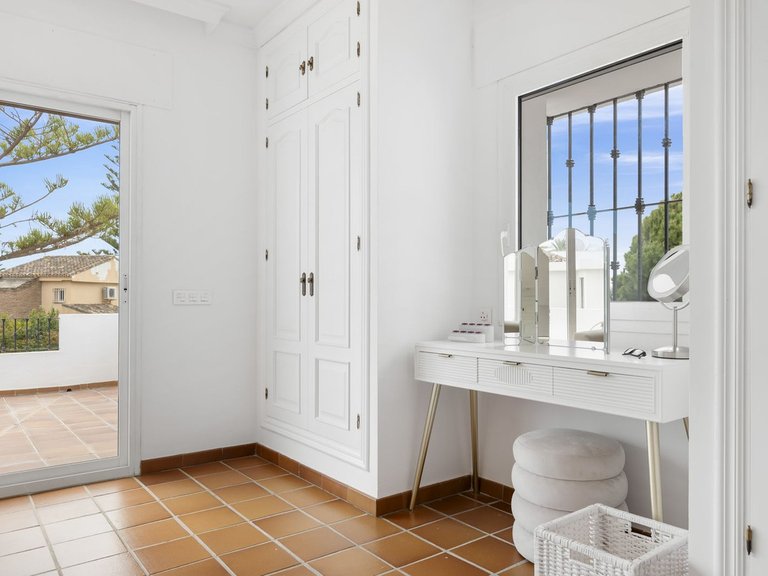 Villa for Sale in Las Chapas, Malaga 29