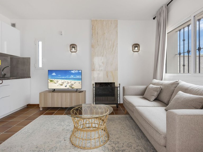 Villa for Sale in Las Chapas, Malaga 35