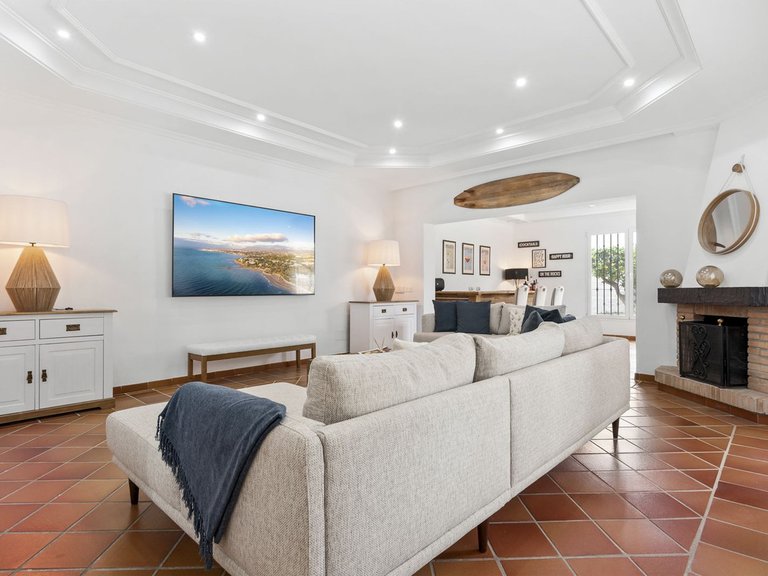 Villa for Sale in Las Chapas, Malaga 4