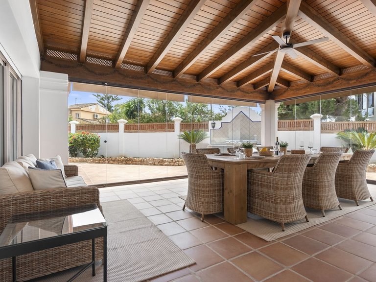 Villa for Sale in Las Chapas, Malaga 5