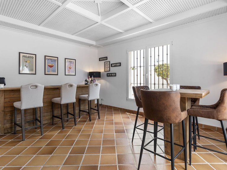 Villa for Sale in Las Chapas, Malaga 8