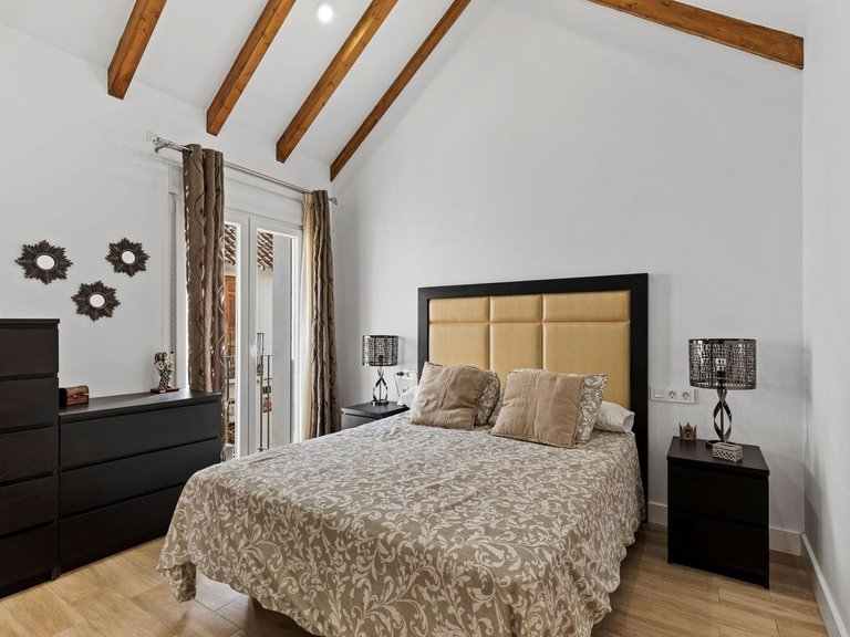 Villa for Sale in Estepona, Malaga 9