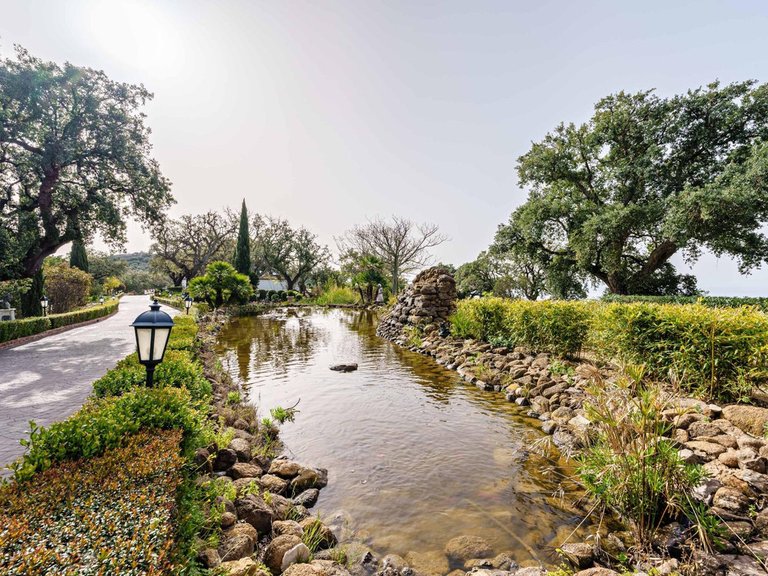 Villa for Sale in La Mairena, Malaga 25