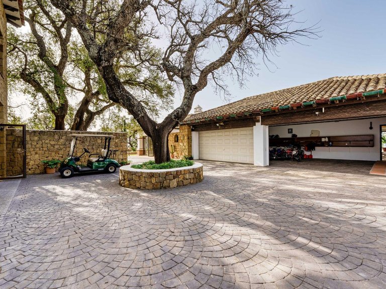 Villa for Sale in La Mairena, Malaga 27