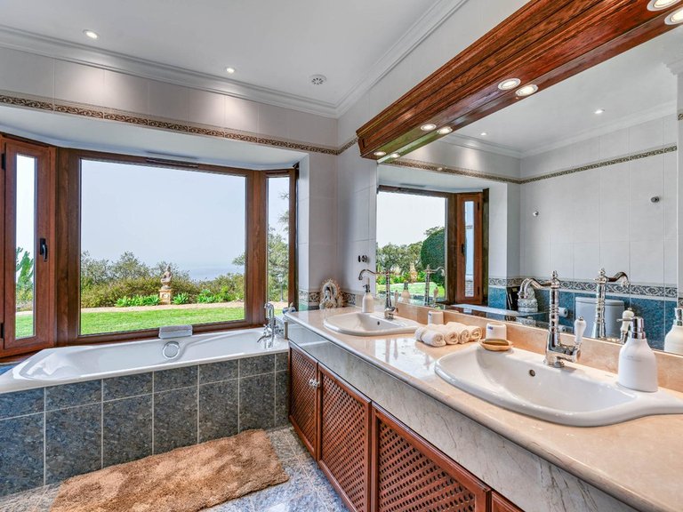 Villa for Sale in La Mairena, Malaga 38