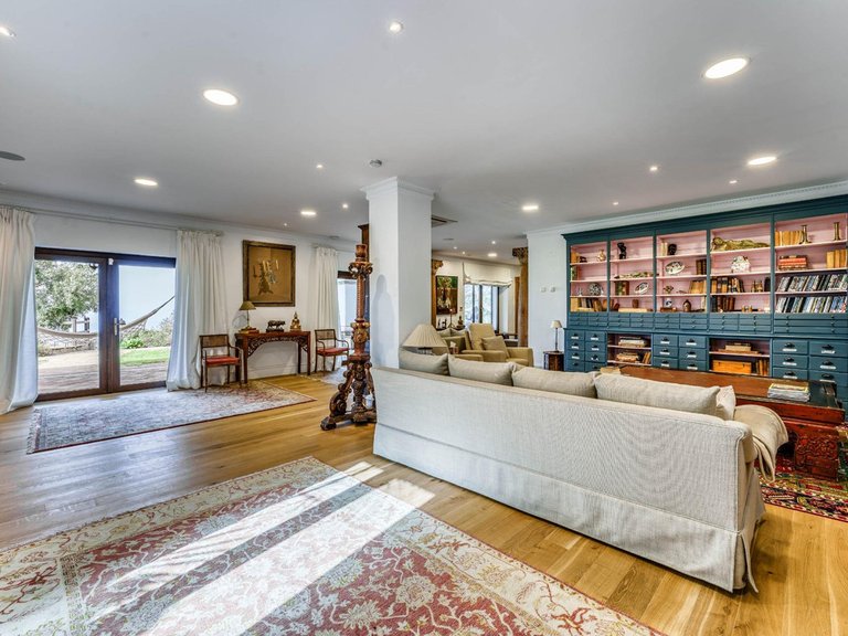 Villa for Sale in La Mairena, Malaga 7