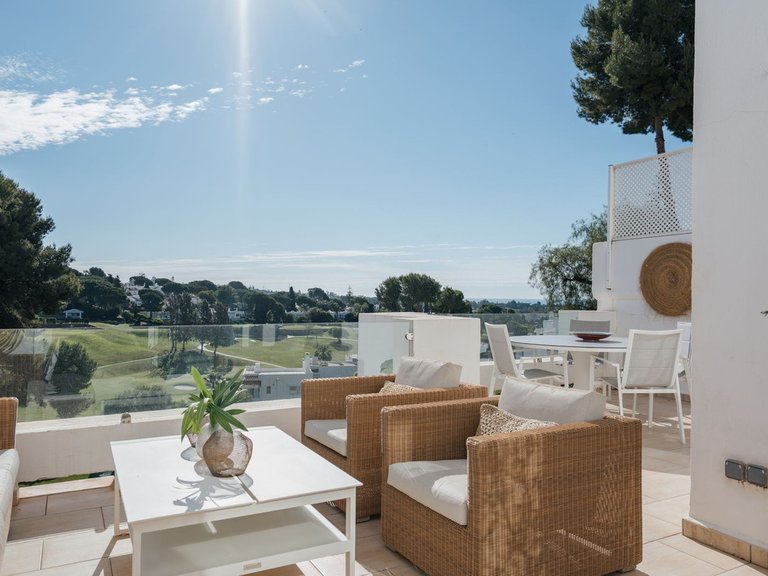 Apartment for Sale in Nueva Andalucía, Malaga 1