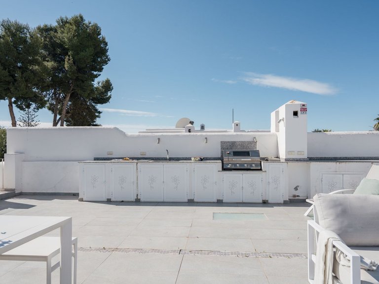 Apartment for Sale in Nueva Andalucía, Malaga 12