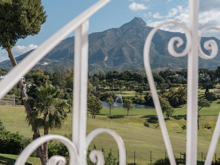 Apartment for Sale in Nueva Andalucía, Malaga 24