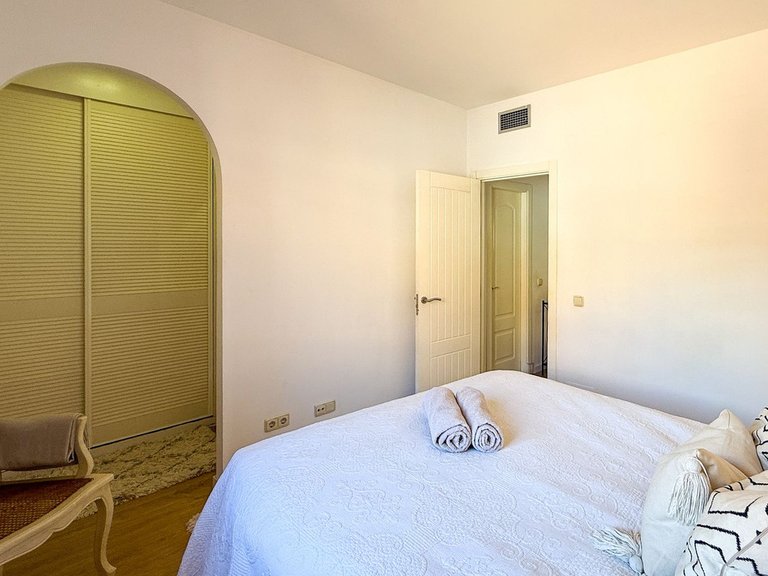 Apartment for Sale in El Paraiso, Malaga 24