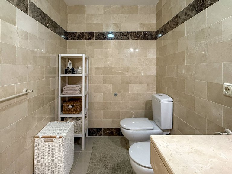 Apartment for Sale in El Paraiso, Malaga 25