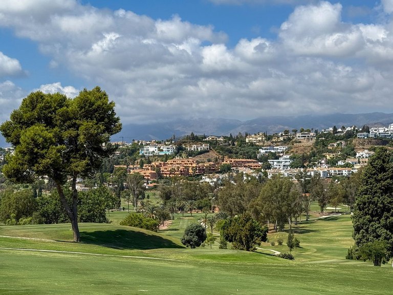 Apartment for Sale in El Paraiso, Malaga 29