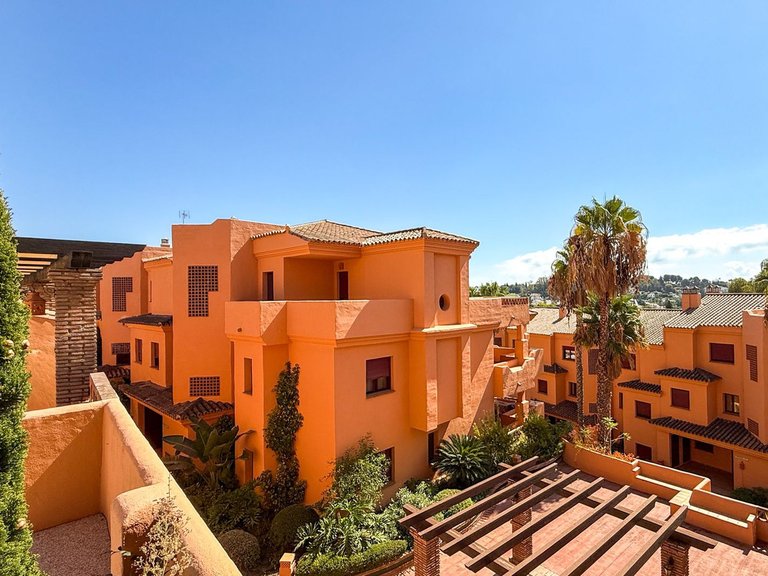 Apartment for Sale in El Paraiso, Malaga 31