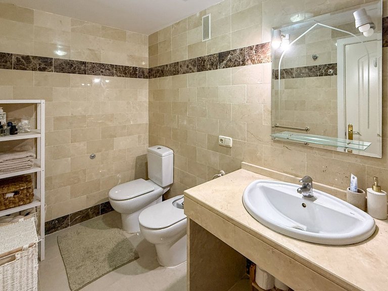 Apartment for Sale in El Paraiso, Malaga 5