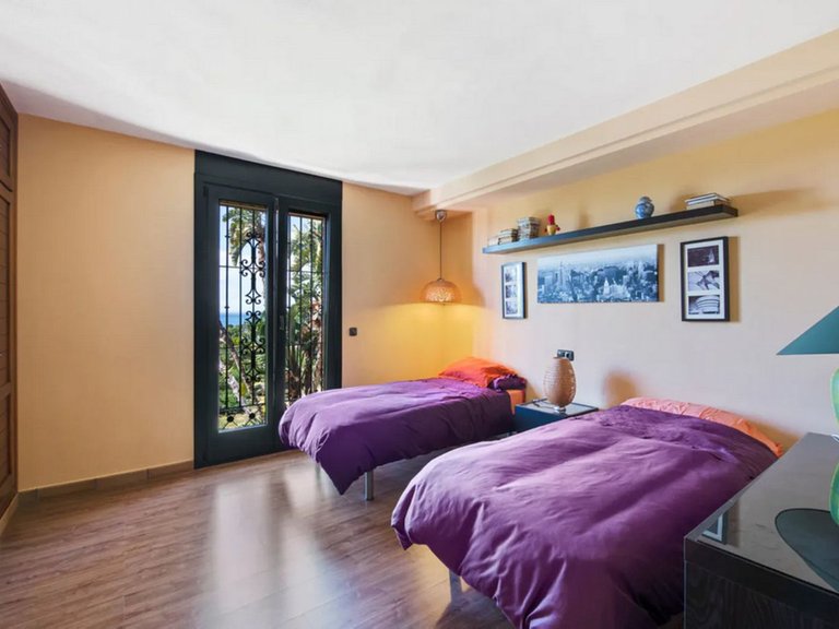 Villa for Sale in Estepona, Malaga 18
