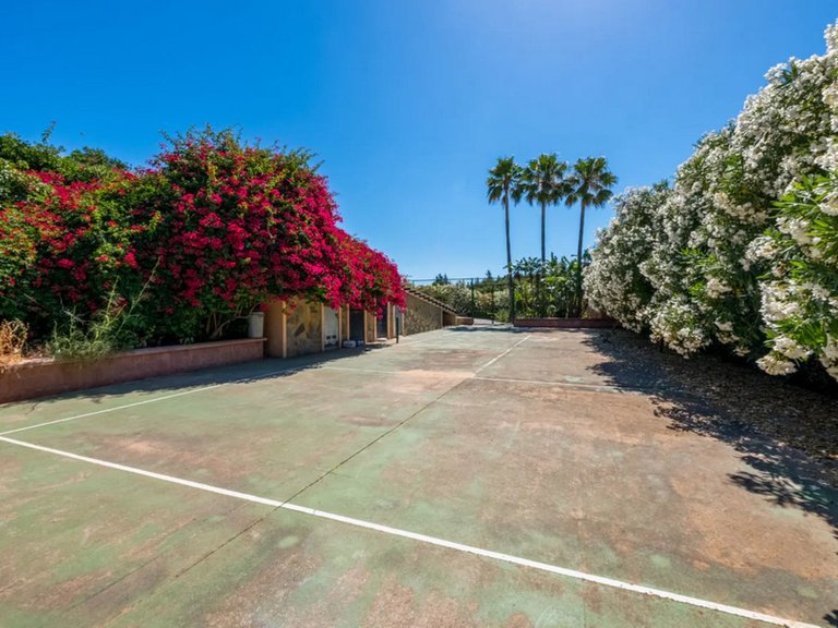 Villa for Sale in Estepona, Malaga 25