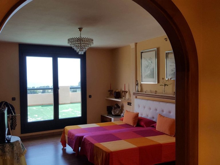Villa for Sale in Estepona, Malaga 31