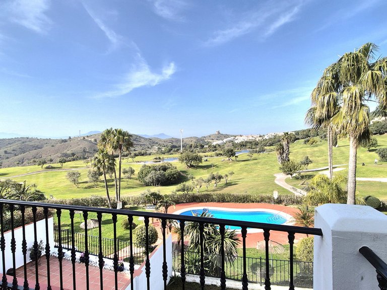 Villa for Sale in Alhaurin Golf, Malaga 1