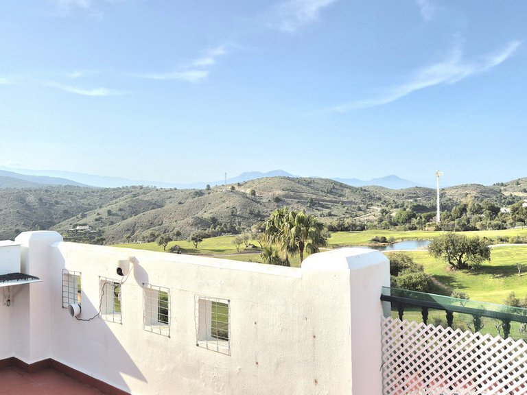 Villa for Sale in Alhaurin Golf, Malaga 32